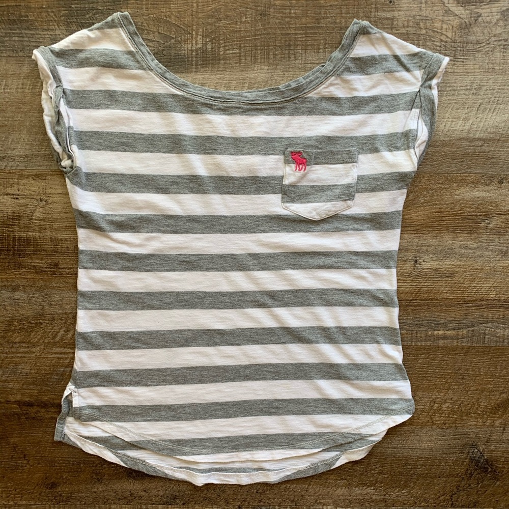 A&F WMNs XS Gray White Boat Neck Short Sleeve Top